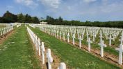 PICTURES/France - Douaumont Ossuary - Verdun/t_Douaumont Ossuary - Graves2.jpg